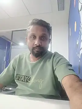Snapshot of carria_homes chatting on 04-22-26, 01:18 carria homes online show from 04-22-26, 01:18