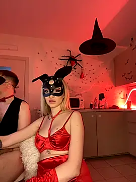 SOFYandMIKE online show from 10-28-25, 06:29