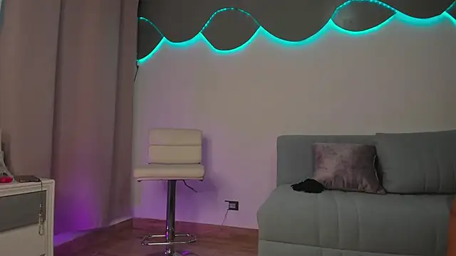 Snapshot of newbarbiedolly chatting on 09-09-25, 11:14 newbarbiedolly online show from 09-09-25, 11:14