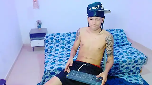 Snapshot of Br4ndxpimm chatting on 05-27-26, 03:19 Br4ndxpimm online show from 05-27-26, 03:19