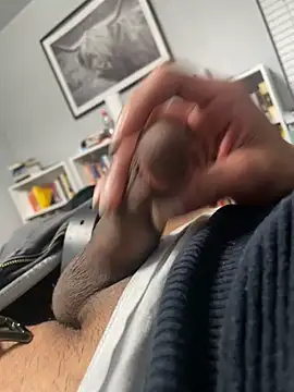 Snapshot of MrLatinKing chatting on 02-12-25, 11:41 MrLatinKing online show from 02-12-25, 11:41