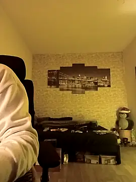 Snapshot of HalloMarcy chatting on 02-04-25, 10:34 HalloMarcy online show from 02-04-25, 10:34