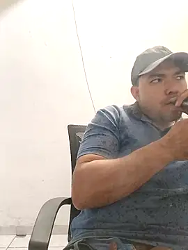 Snapshot of chinoxxx chatting on 02-23-26, 10:10 chinoxxx online show from 02-23-26, 10:10