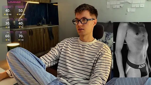 Leonnextdoor online show from 02-26-26, 04:01