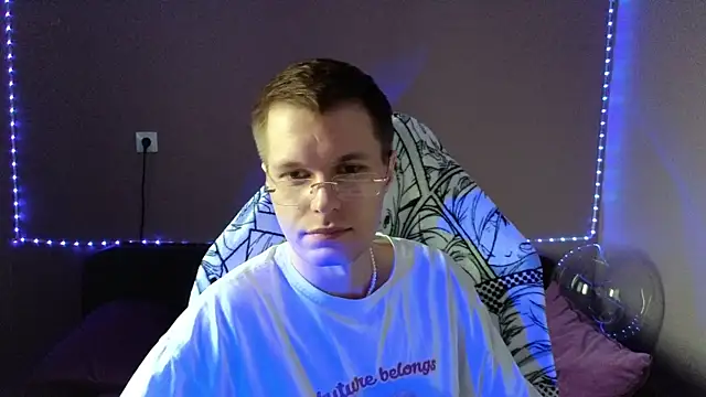 Leonnextdoor online show from 01-08-25, 06:52