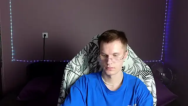 Leonnextdoor online show from 12-29-24, 10:45