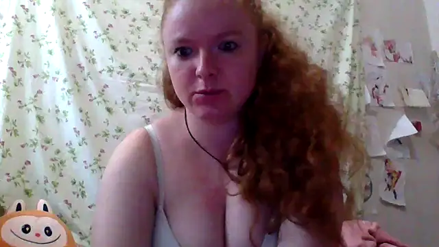 Snapshot of Rae_Jeannie chatting on 06-08-26, 06:47 Rae Jeannie online show from 06-08-26, 06:47