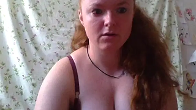 Snapshot of Rae_Jeannie chatting on 06-22-26, 07:05 Rae Jeannie online show from 06-22-26, 07:05