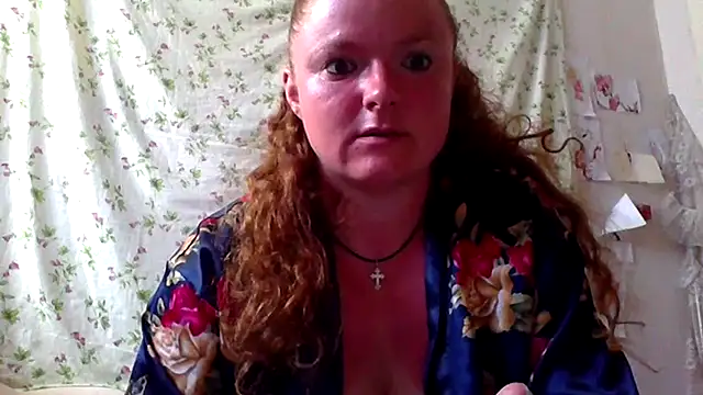 Snapshot of Rae_Jeannie chatting on 06-30-26, 07:30 Rae Jeannie online show from 06-30-26, 07:30