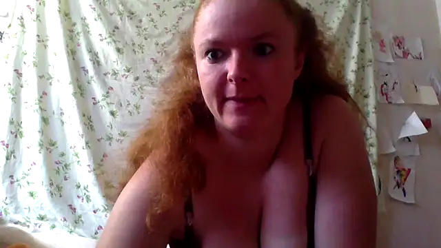 Snapshot of Rae_Jeannie chatting on 07-18-26, 06:22 Rae Jeannie online show from 07-18-26, 06:22