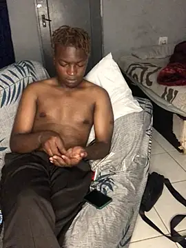 Snapshot of Redfucks333 chatting on 01-18-26, 02:53 Redfucks333 online show from 01-18-26, 02:53