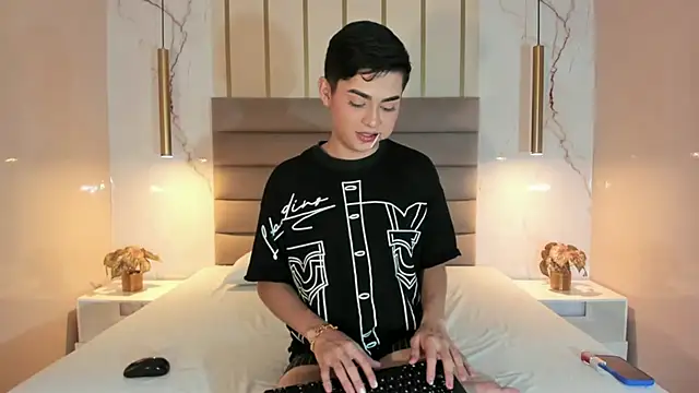 Maxi little online show from 07-14-26, 08:26