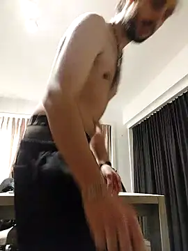 Snapshot of Levi_Latino chatting on 02-04-25, 09:41 Levi Latino online show from 02-04-25, 09:41