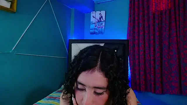 Snapshot of valerie_mase chatting on 02-21-26, 08:33 valerie mase online show from 02-21-26, 08:33