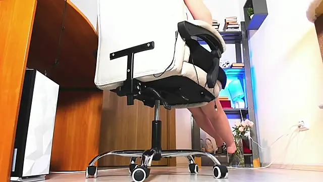 Snapshot of worship_vika chatting on 01-15-26, 11:57 worship vika online show from 01-15-26, 11:57