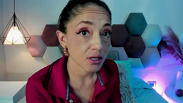 EloiseQuinn online show from 12-22-25, 12:49