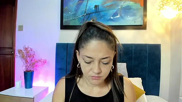 EloiseQuinn online show from 12-18-25, 02:32