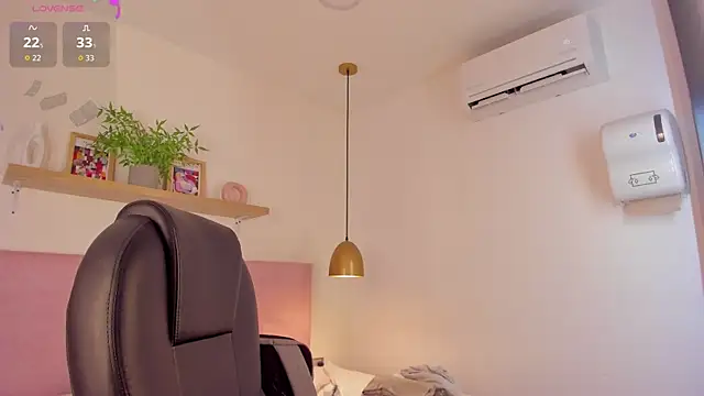 Snapshot of violeta_candyy_ chatting on 06-26-26, 10:48 violeta candyy online show from 06-26-26, 10:48