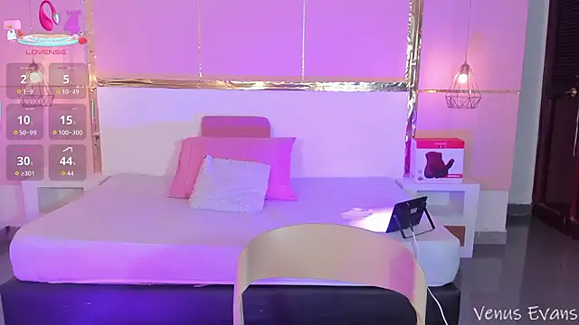 VenusEvans1 online show from 01-10-26, 06:31