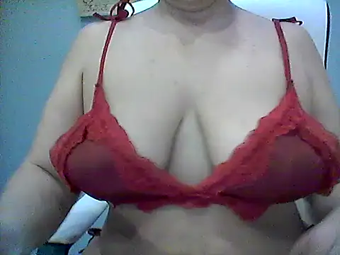 Snapshot of Betty2u chatting on 03-18-25, 07:44 Betty2u online show from 03-18-25, 07:44