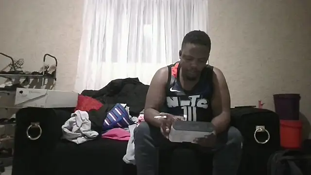 Snapshot of ThamiXX chatting on 05-13-26, 06:59 ThamiXX online show from 05-13-26, 06:59