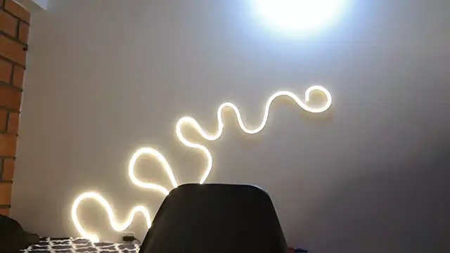 Snapshot of conejita_linda chatting on 12-23-25, 04:23 conejita linda online show from 12-23-25, 04:23