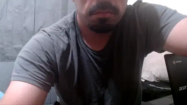 Snapshot of k1oudE chatting on 04-20-26, 10:33 k1oudE online show from 04-20-26, 10:33