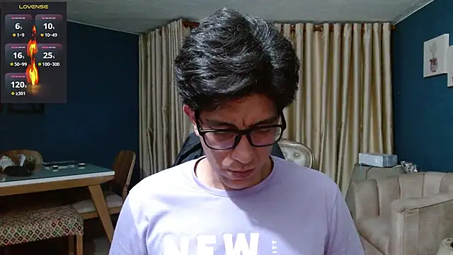 Snapshot of Noah-cock chatting on 05-29-26, 05:13 Noah-cock online show from 05-29-26, 05:13