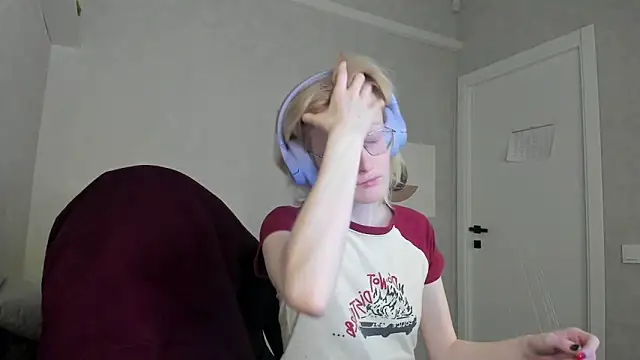 ElizabethHarpper online show from 11-13-25, 01:31