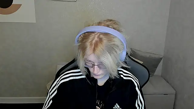 ElizabethHarpper online show from 09-09-25, 01:05