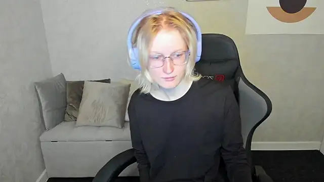 ElizabethHarpper online show from 09-25-25, 01:11