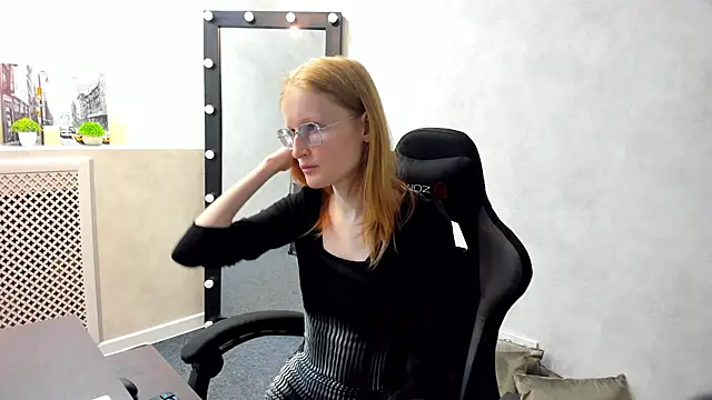 ElizabethHarpper online show from 03-07-25, 12:58