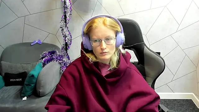 ElizabethHarpper online show from 12-23-25, 12:54