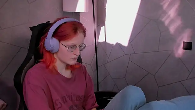 ElizabethHarpper online show from 02-12-26, 09:20