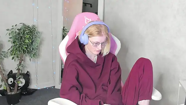 ElizabethHarpper online show from 12-01-25, 01:06