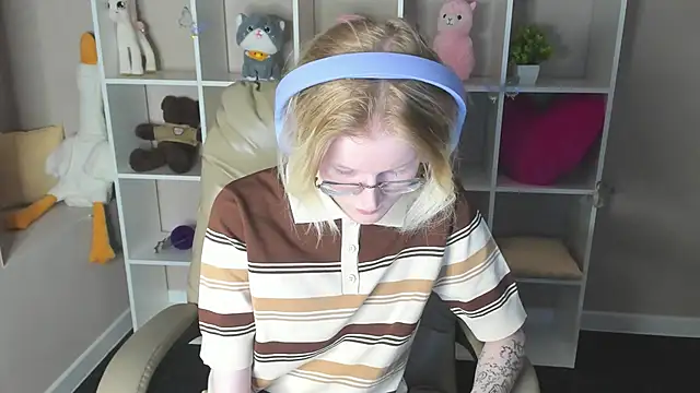 ElizabethHarpper online show from 12-17-25, 12:59