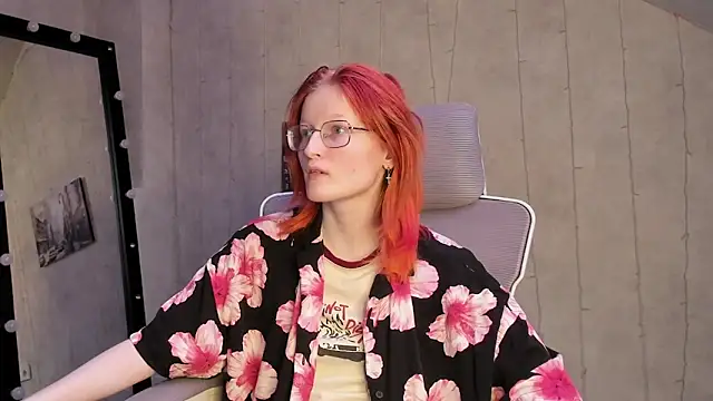 ElizabethHarpper online show from 02-06-26, 08:21