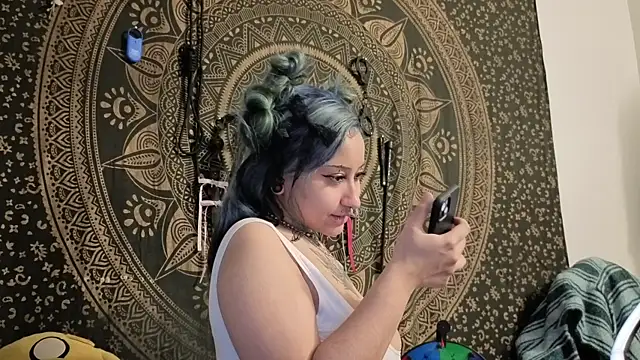 Snapshot of deluxxxeblu chatting on 12-14-25, 04:51 deluxxxeblu online show from 12-14-25, 04:51