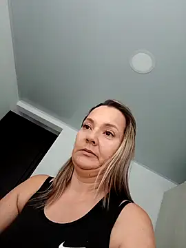 Snapshot of marcebernal chatting on 01-02-25, 06:01 marcebernal online show from 01-02-25, 06:01