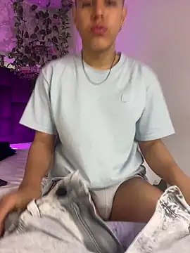 Angel Khouri online show from 09-21-25, 04:06