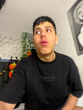 Angel Khouri online show from 10-18-25, 03:41