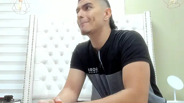 DAVID VICTORIAA online show from 10-31-25, 01:08