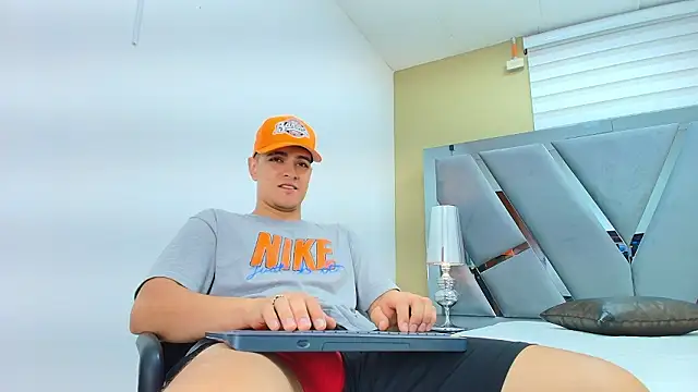 DAVID VICTORIAA online show from 03-17-26, 01:03