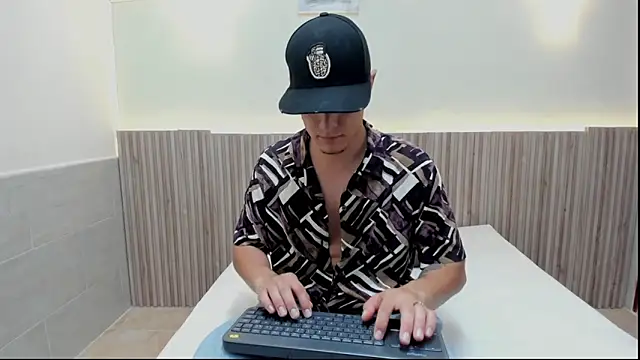 DAVID VICTORIAA online show from 03-14-25, 07:34