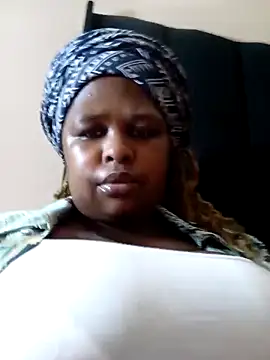 Snapshot of SexyLadyBoosxx chatting on 12-17-25, 03:06 SexyLadyBoosxx online show from 12-17-25, 03:06