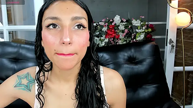Snapshot of miss___evangeline chatting on 03-21-25, 02:39 miss evangeline online show from 03-21-25, 02:39