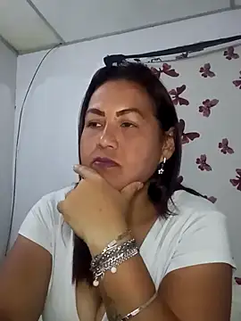 Snapshot of Abigail_BigTits chatting on 03-07-25, 03:19 Abigail BigTits online show from 03-07-25, 03:19