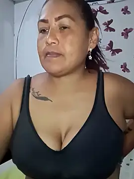 Snapshot of Abigail_BigTits chatting on 03-22-25, 04:56 Abigail BigTits online show from 03-22-25, 04:56