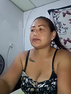 Snapshot of Abigail_BigTits chatting on 03-21-25, 02:39 Abigail BigTits online show from 03-21-25, 02:39