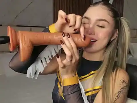EmiilyHendriixx online show from 01-24-25, 08:53